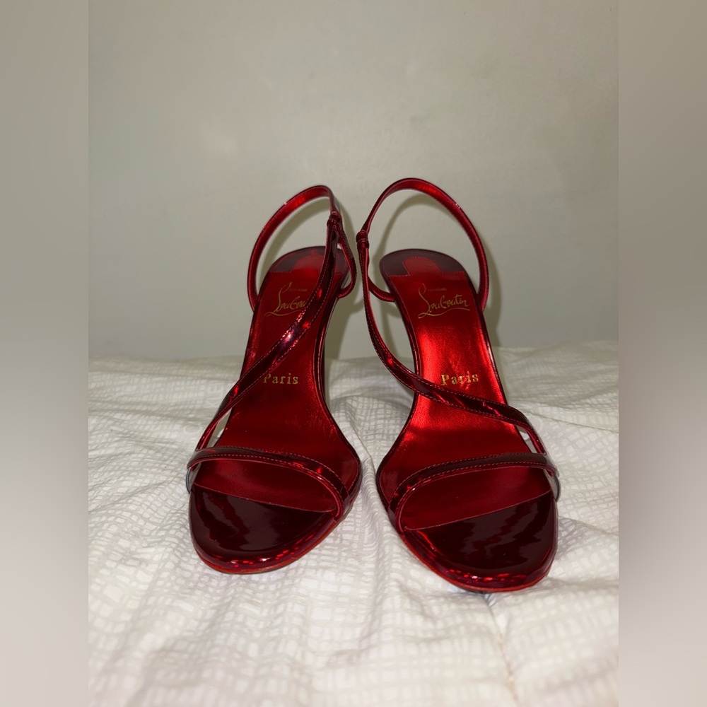 •Tacones Christian Louboutin talla #38 / precio en tienda más de $900